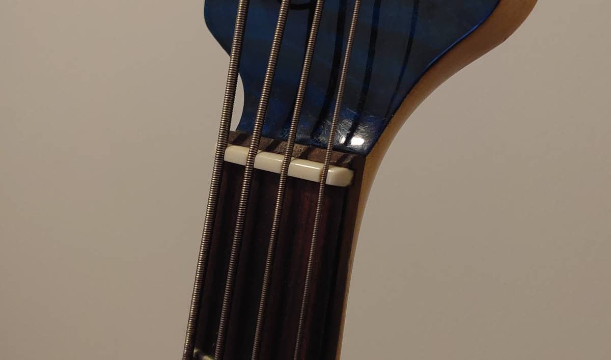 bass nut height set unenevely on yamaha 4-string