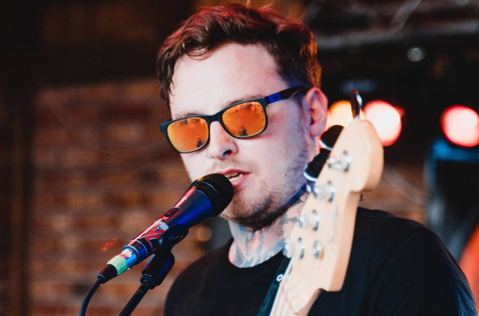 Why It`s Hard To Sing And Play Bass (how to make it easy) BassOx