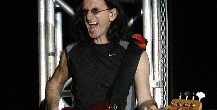 geddy lee screaming while playing a 4-string bass